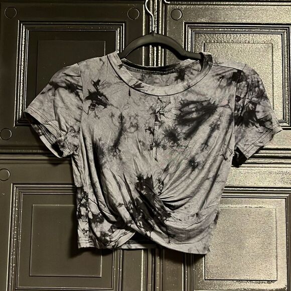 Cropped top  - Picture 1 of 2